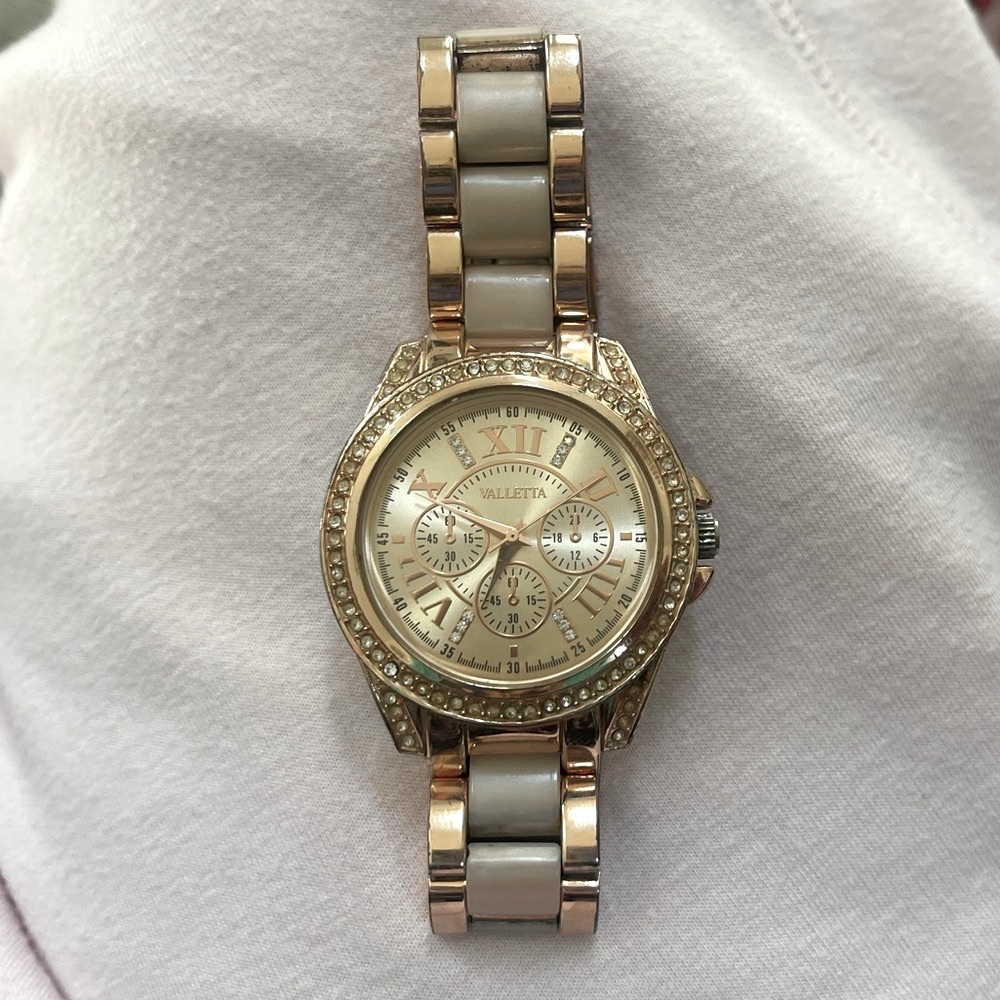 Stunning rose gold Valletta watch must have